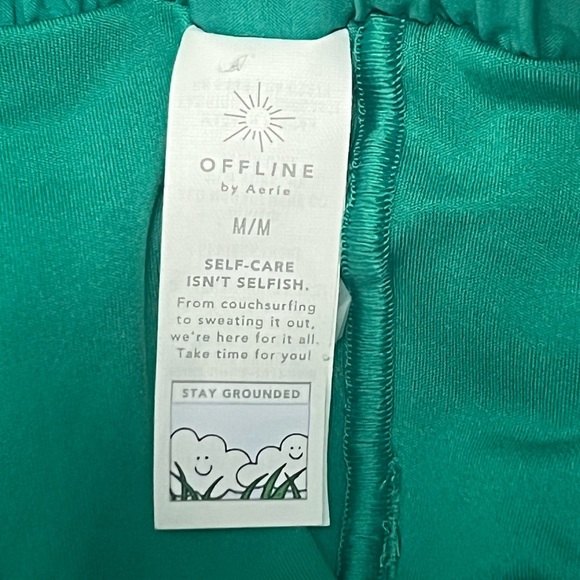 Aerie Women's OFFLINE Hot Stuff Low Rise Short-Green-Size Medium - Picture 7 of 9